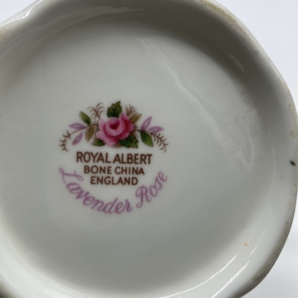 Royal Albert Lavender Rose Bone China Footed Montrose Coffee Tea Mug Floral - Picture 3 of 14